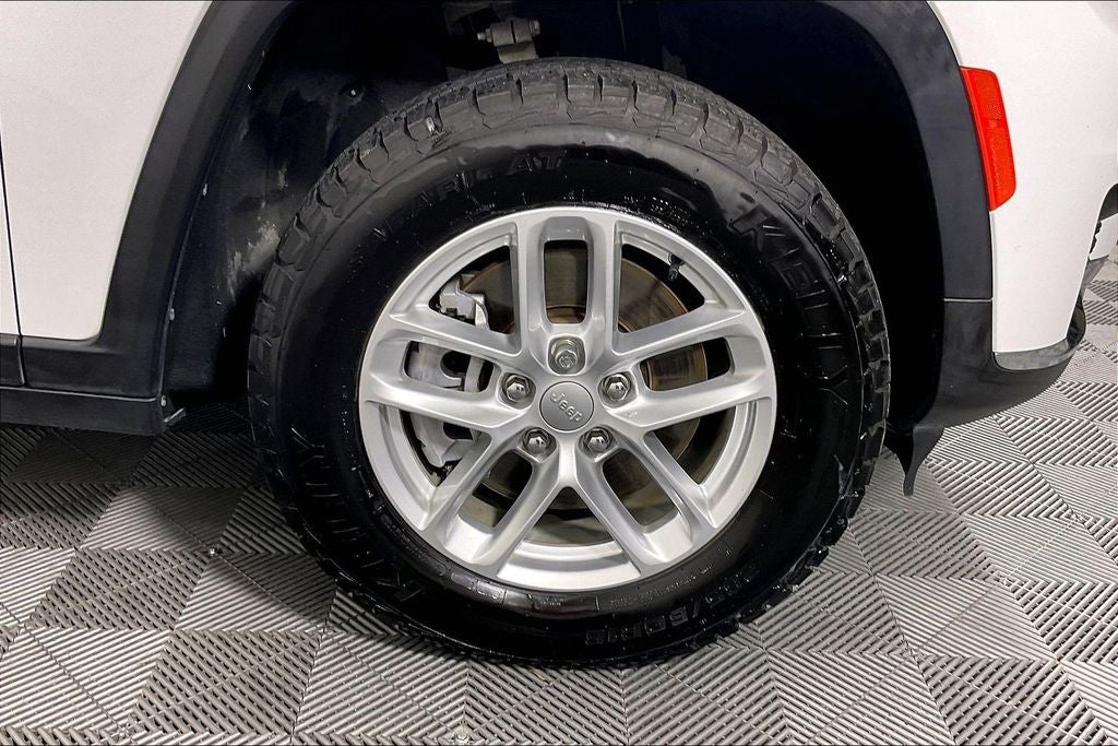 2022 Jeep Grand Cherokee L Laredo