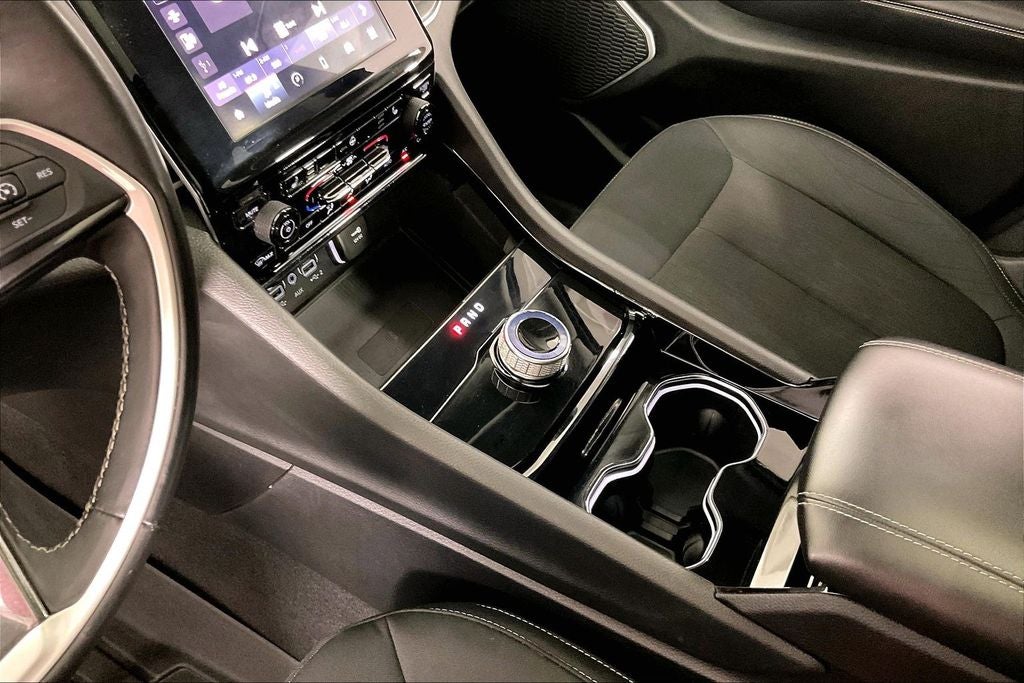2022 Jeep Grand Cherokee L Laredo