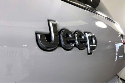 2022 Jeep Grand Cherokee L Laredo