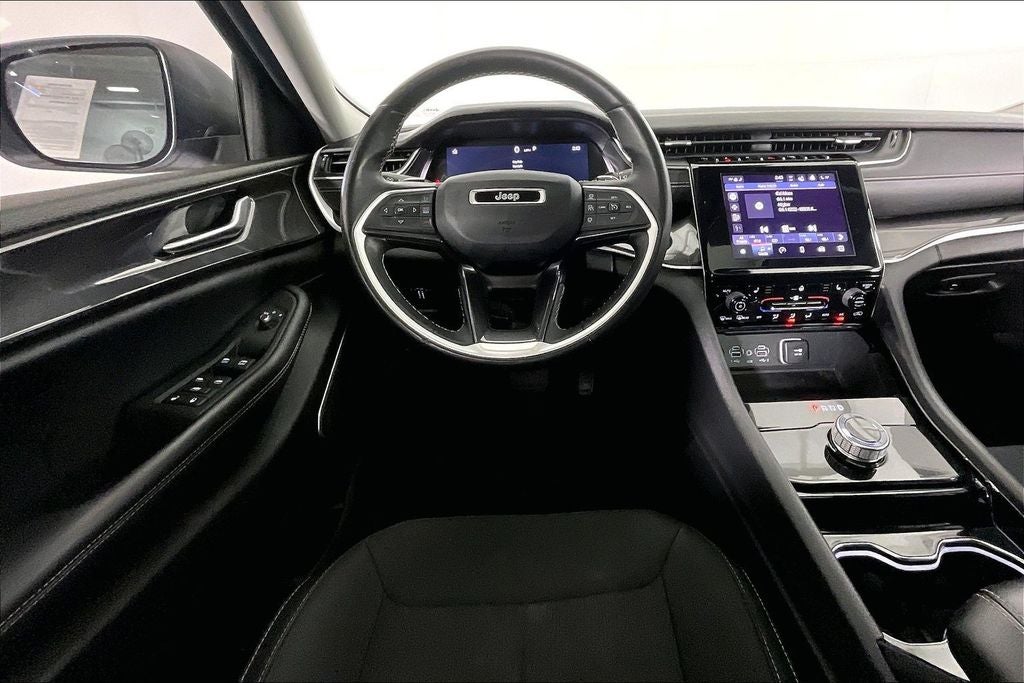 2022 Jeep Grand Cherokee L Laredo