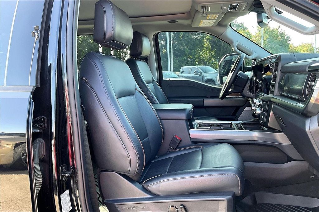 2025 Ford F-350SD Lariat DRW