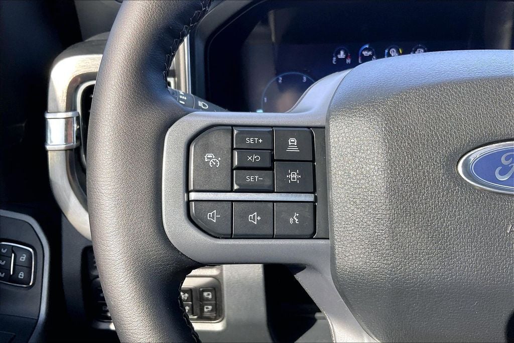 2025 Ford F-350SD Lariat DRW