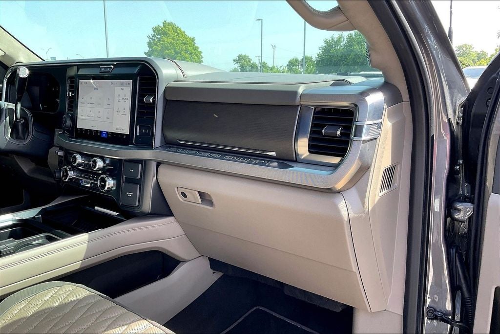 2025 Ford F-450SD Platinum DRW