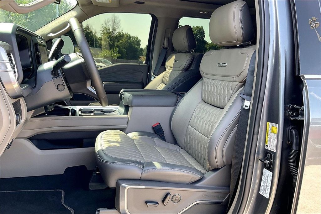 2025 Ford F-450SD Platinum DRW