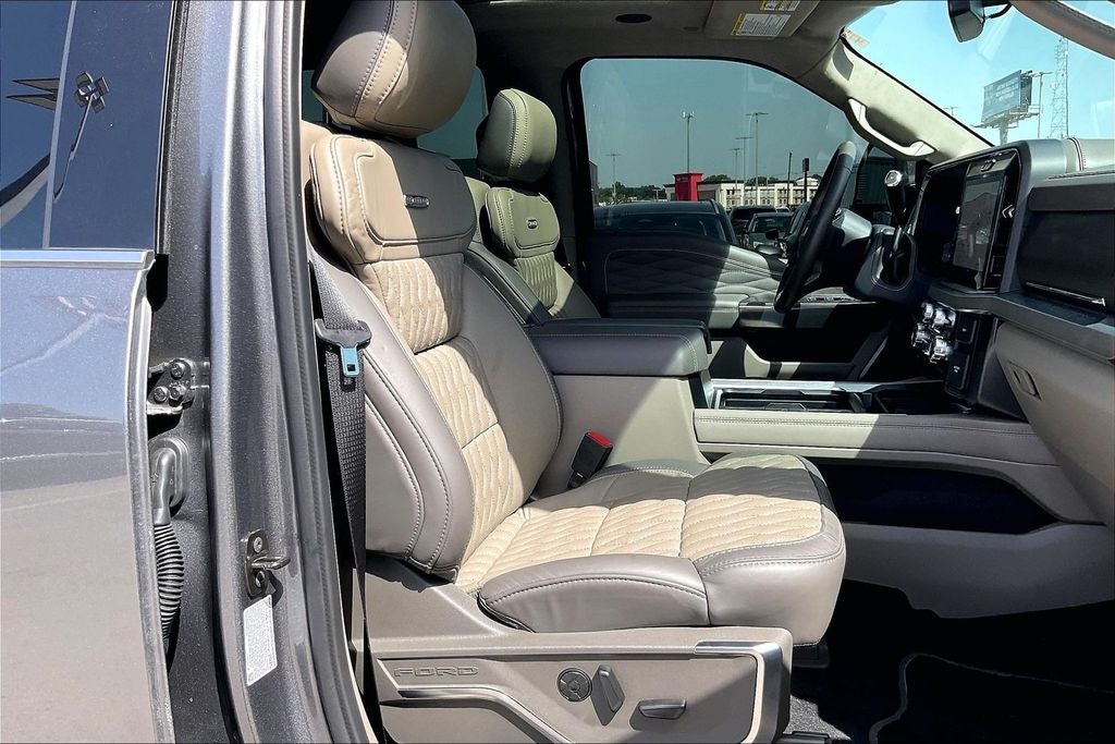 2025 Ford F-450SD Platinum DRW