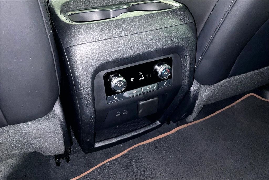 2024 GMC Acadia AT4