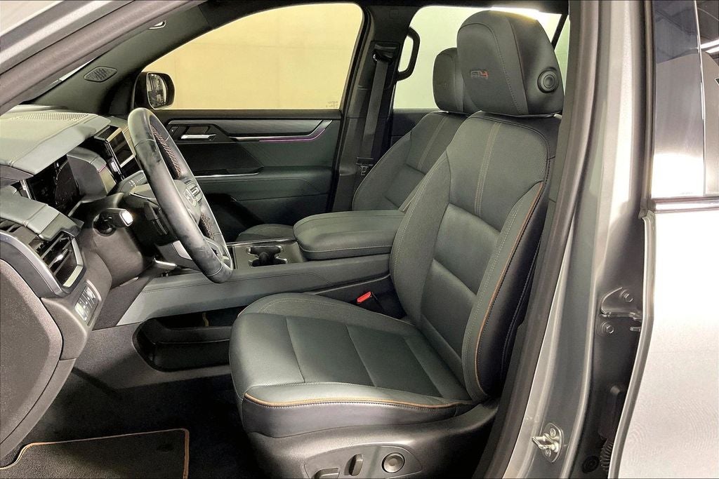 2024 GMC Acadia AT4