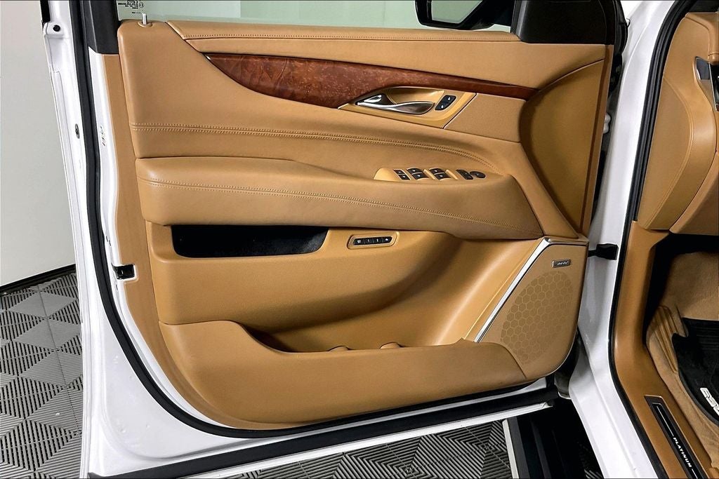 2017 Cadillac Escalade Platinum Edition