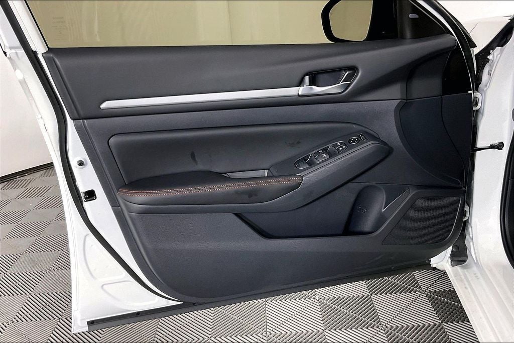2026 Nissan Altima SR