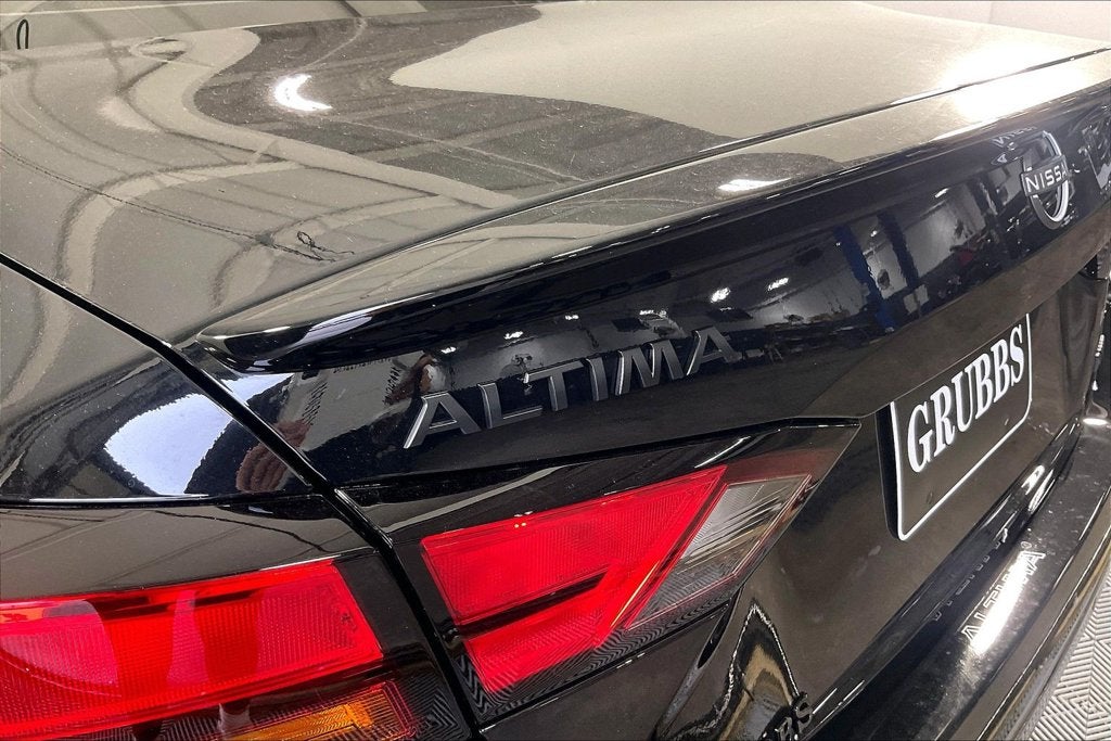 2026 Nissan Altima SR Midnight Edition®