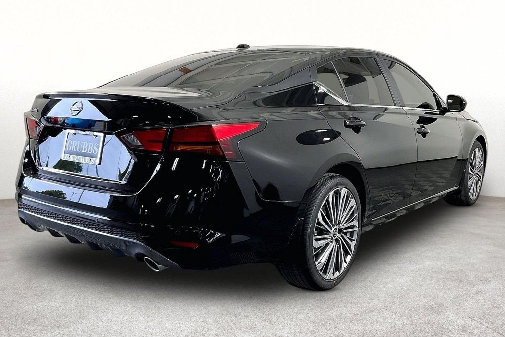 2026 Nissan Altima SV