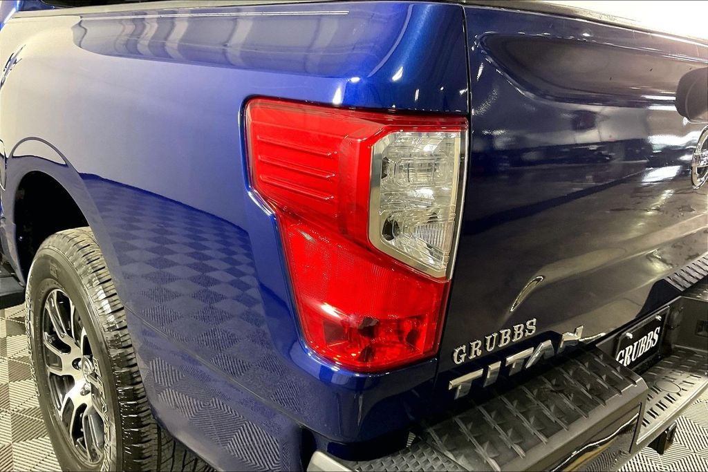 2021 Nissan Titan SV