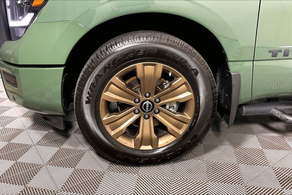 2024 Nissan Titan SV