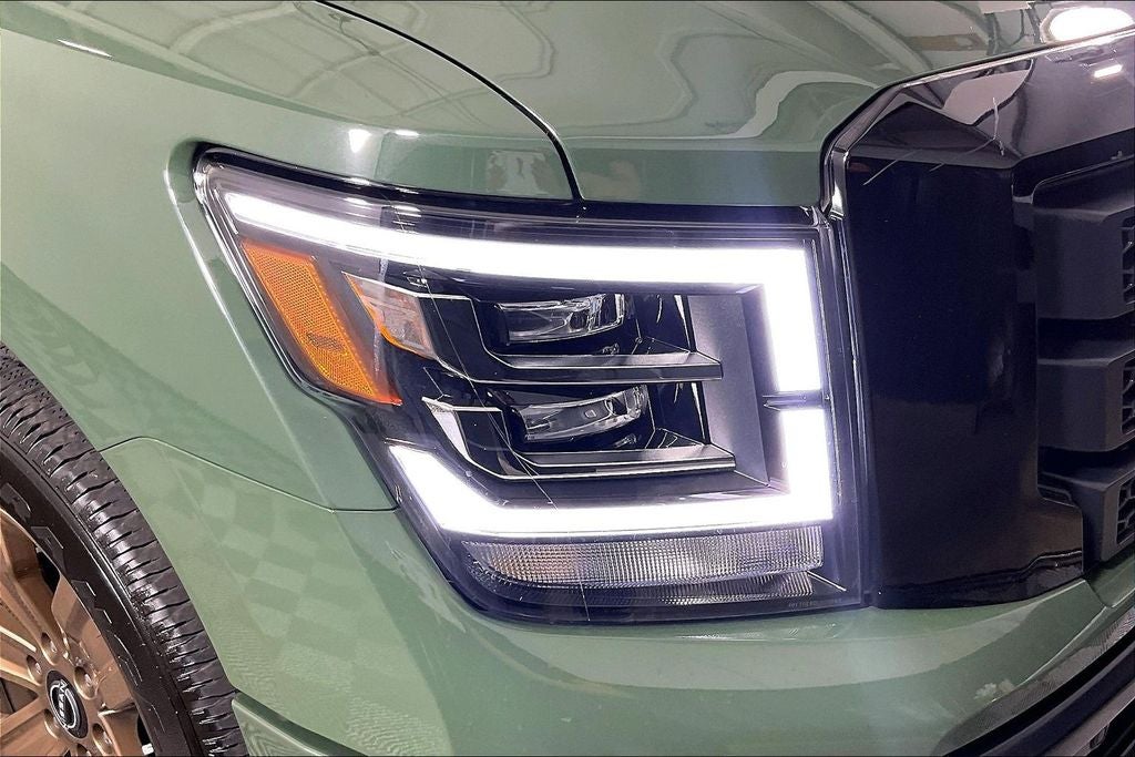 2024 Nissan Titan SV