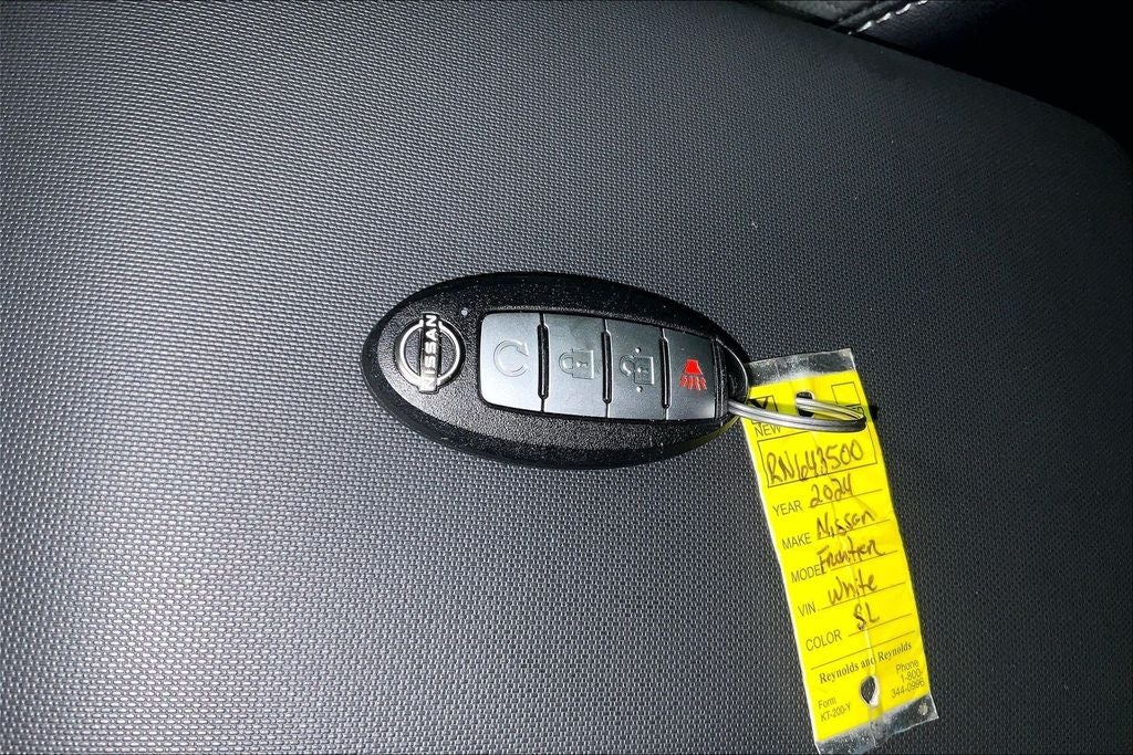 2024 Nissan Frontier SL