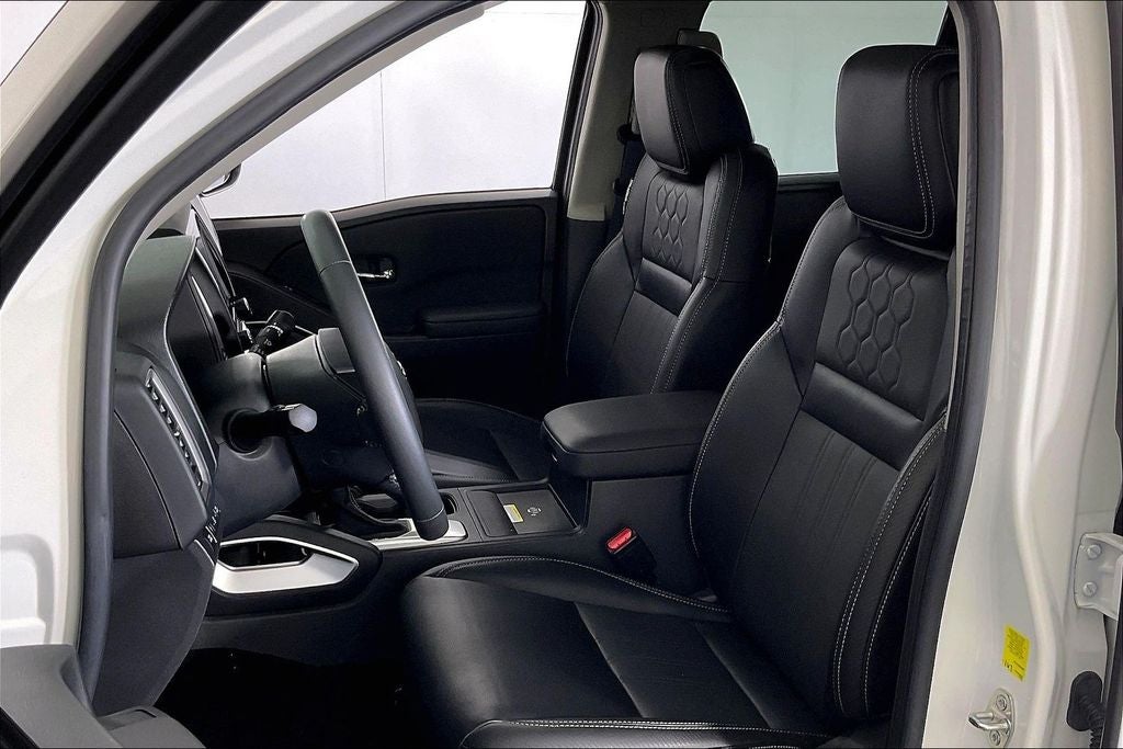 2024 Nissan Frontier SL