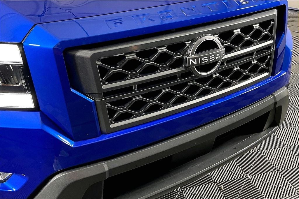 2024 Nissan Frontier SL
