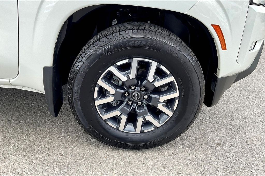 2024 Nissan Frontier Crew Cab SL