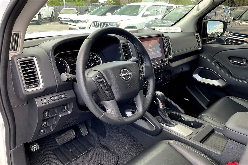 2024 Nissan Frontier Crew Cab SL