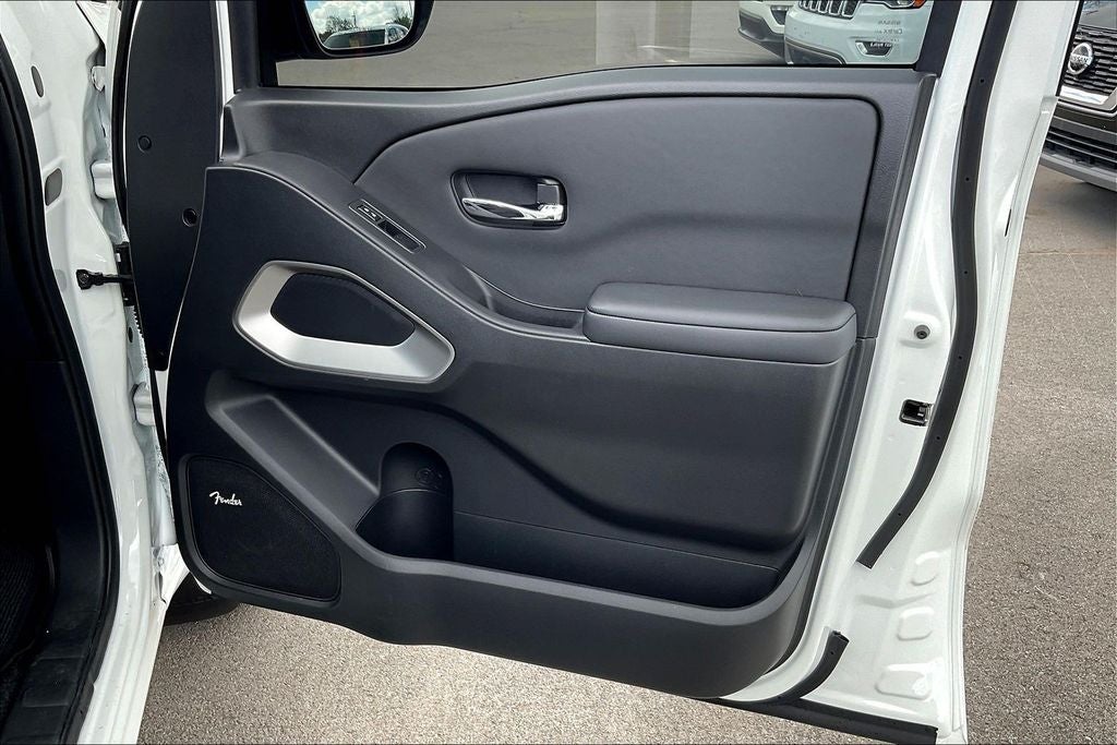 2024 Nissan Frontier Crew Cab SL