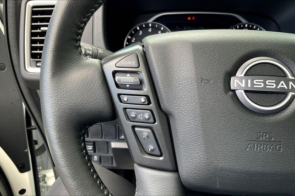 2024 Nissan Frontier Crew Cab SL