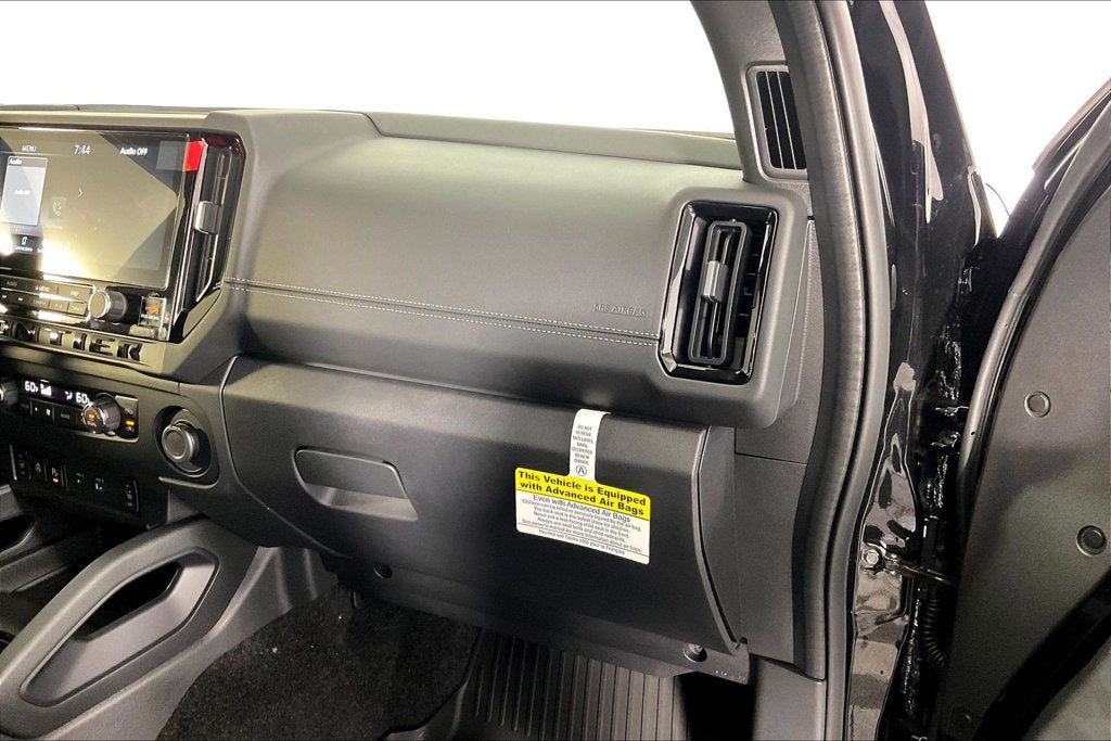 2027 Nissan Frontier Crew Cab SV