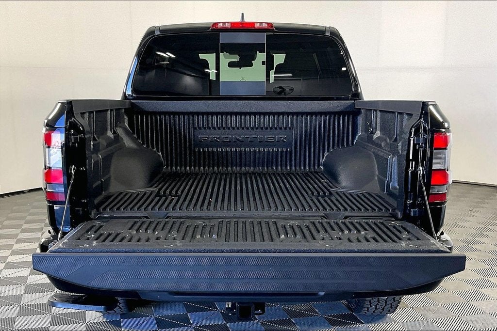 2027 Nissan Frontier Crew Cab SV