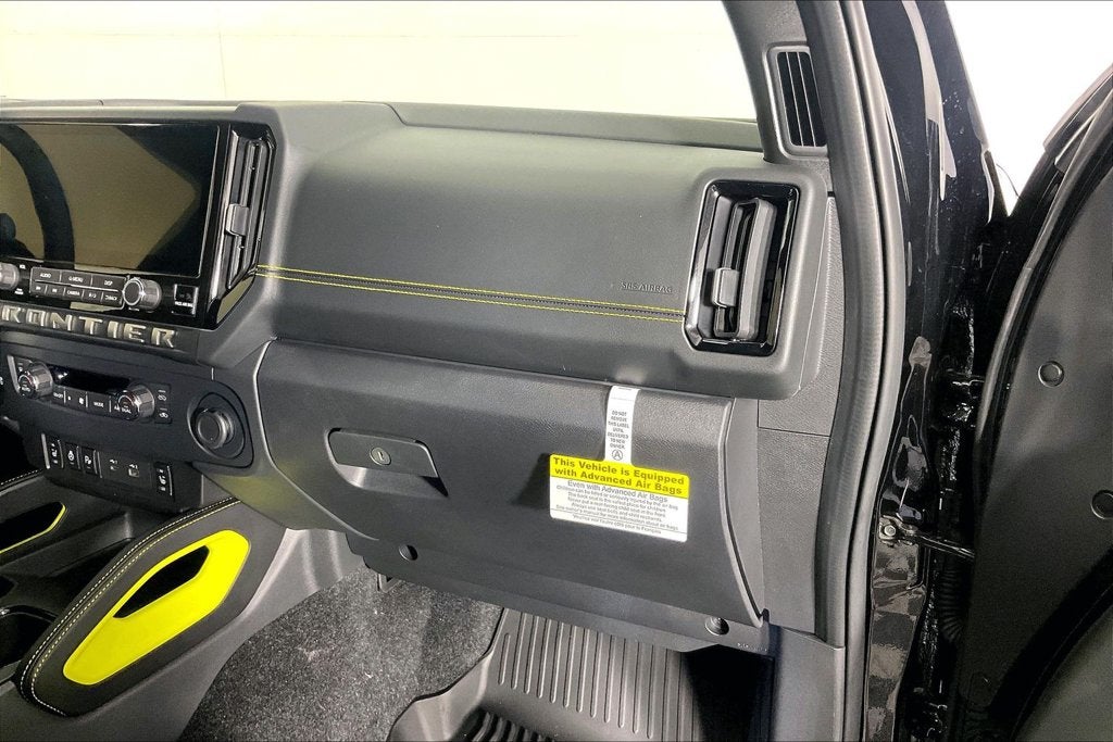 2027 Nissan Frontier Crew Cab SV