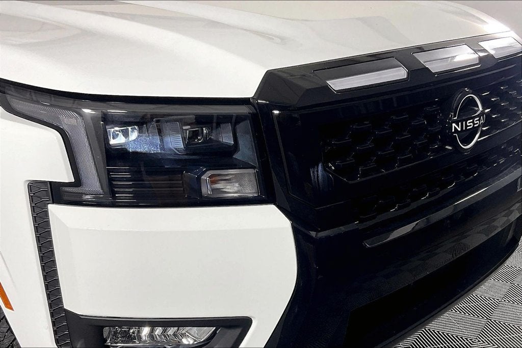 2027 Nissan Frontier Crew Cab SV