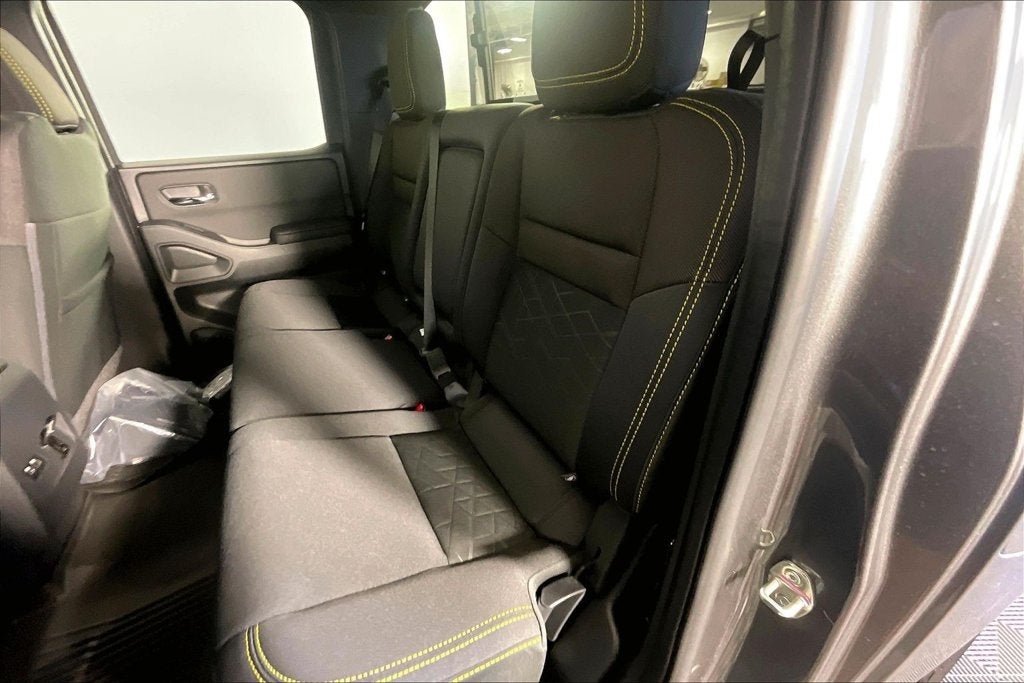 2027 Nissan Frontier Crew Cab SV