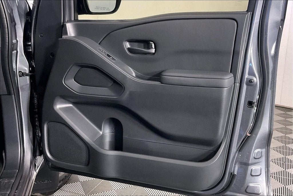 2027 Nissan Frontier Crew Cab SV