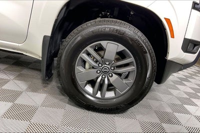 2025 Nissan Frontier Crew Cab SV