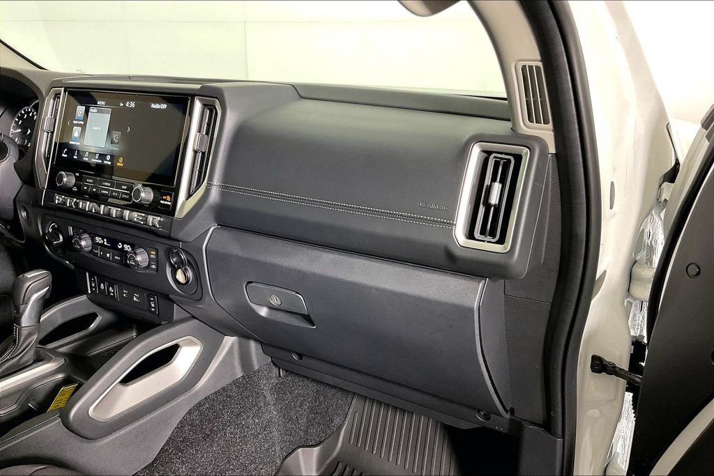 2025 Nissan Frontier Crew Cab SV