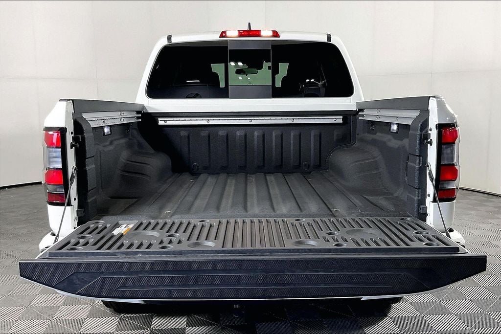 2025 Nissan Frontier Crew Cab SV