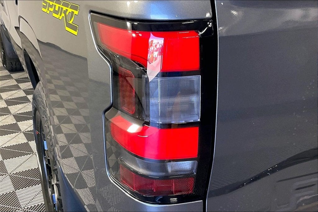 2027 Nissan Frontier Crew Cab SV