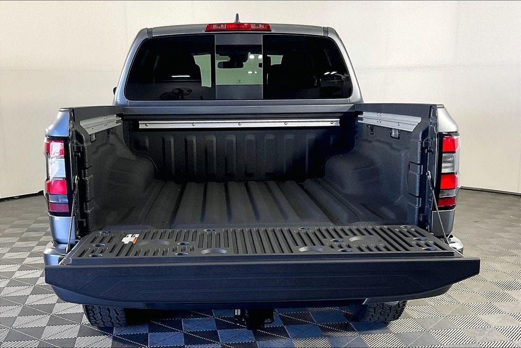 2027 Nissan Frontier Crew Cab SV