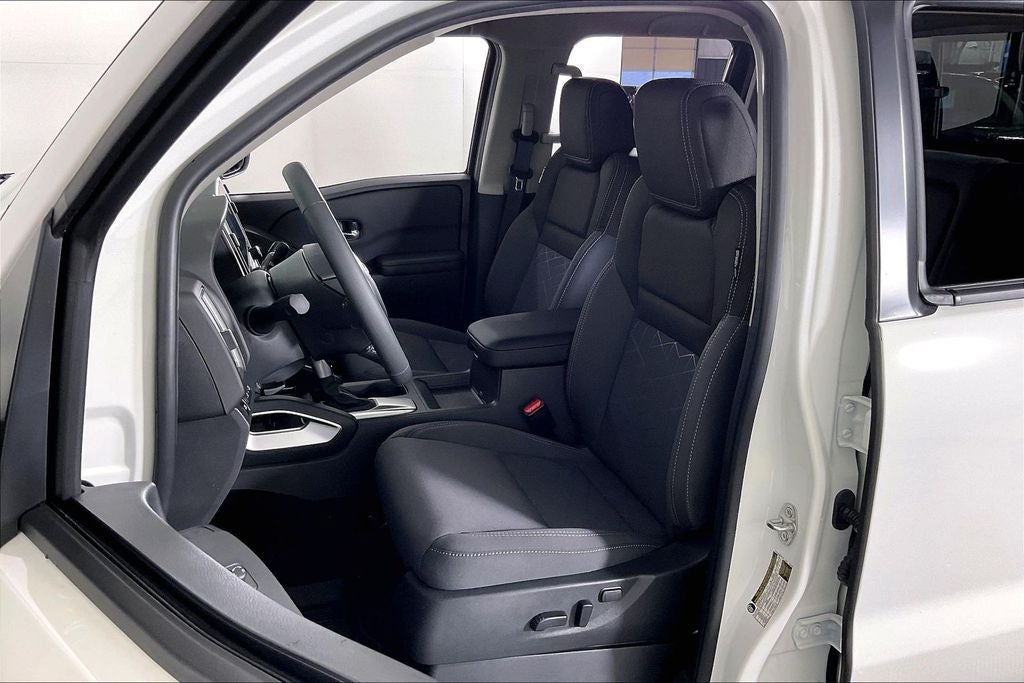 2025 Nissan Frontier Crew Cab SV