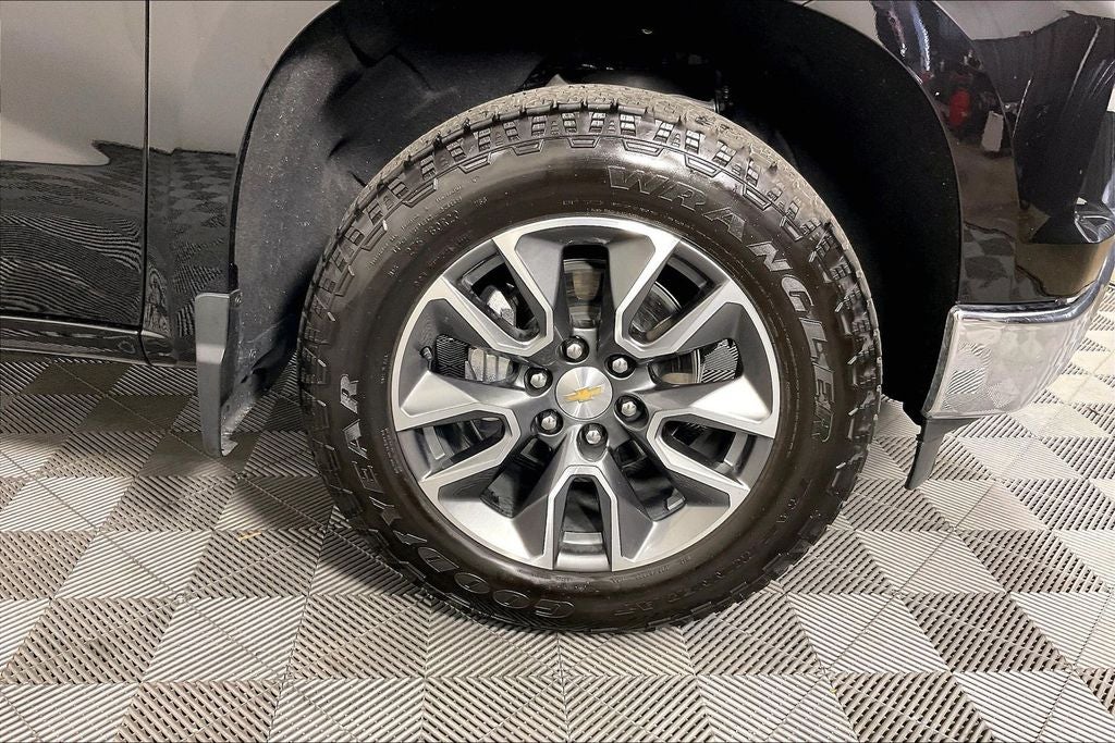 2024 Chevrolet Silverado 1500 LT LT1