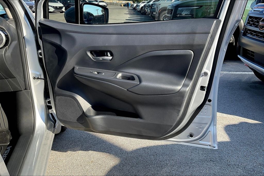 2025 Nissan Versa SV