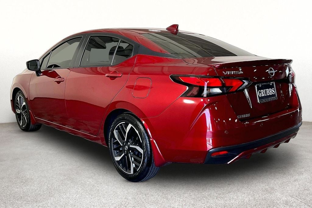 2025 Nissan Versa SR