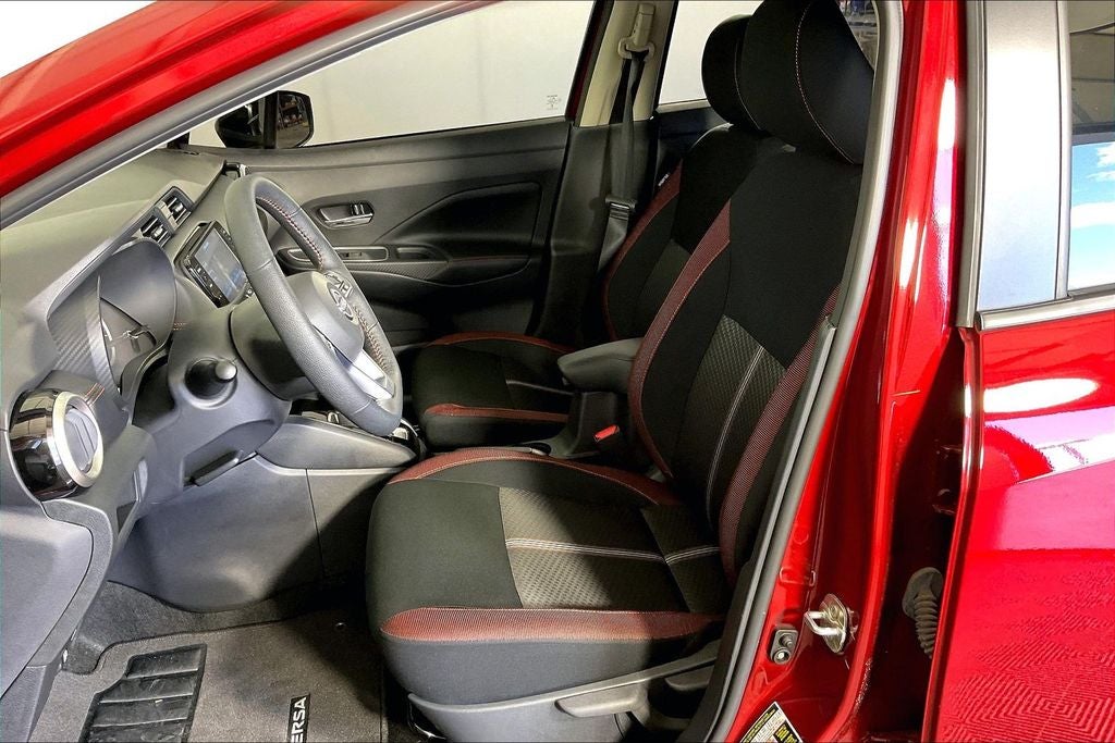 2025 Nissan Versa SR