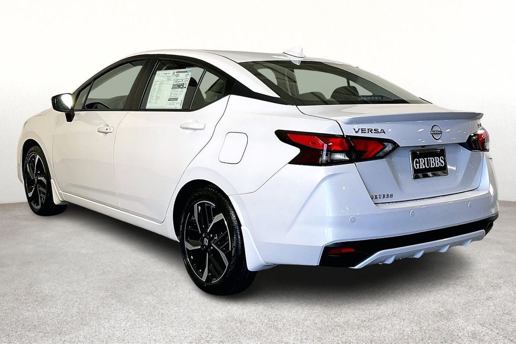 2025 Nissan Versa SR
