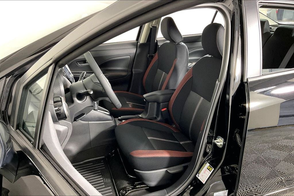 2025 Nissan Versa SR