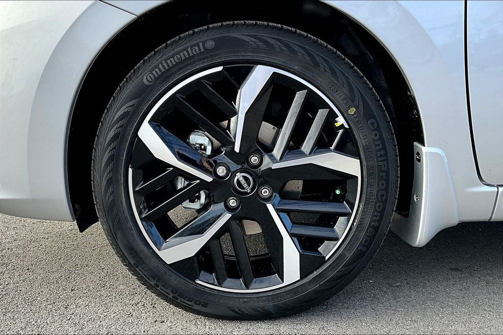 2025 Nissan Versa SR