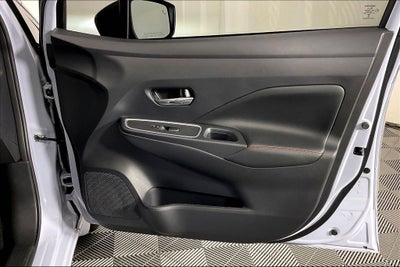 2025 Nissan Versa 1.6 SR