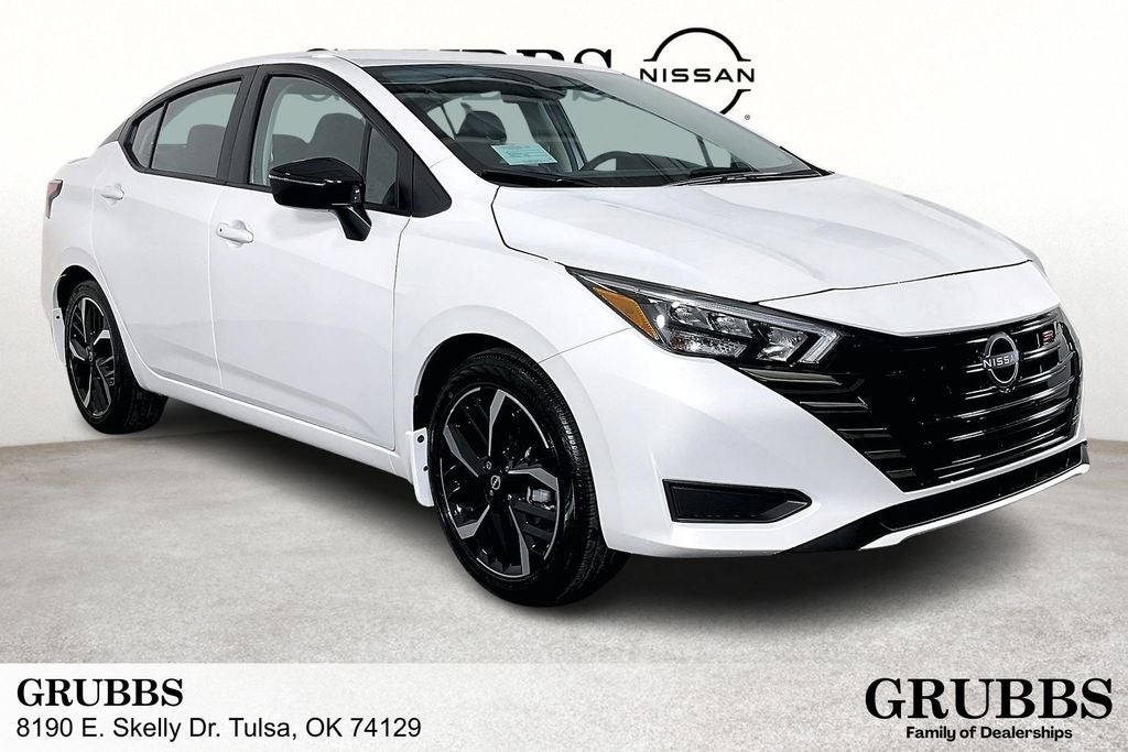 2025 Nissan Versa SR