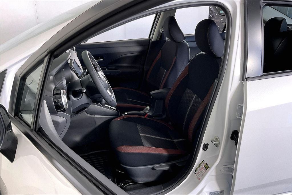 2025 Nissan Versa SR