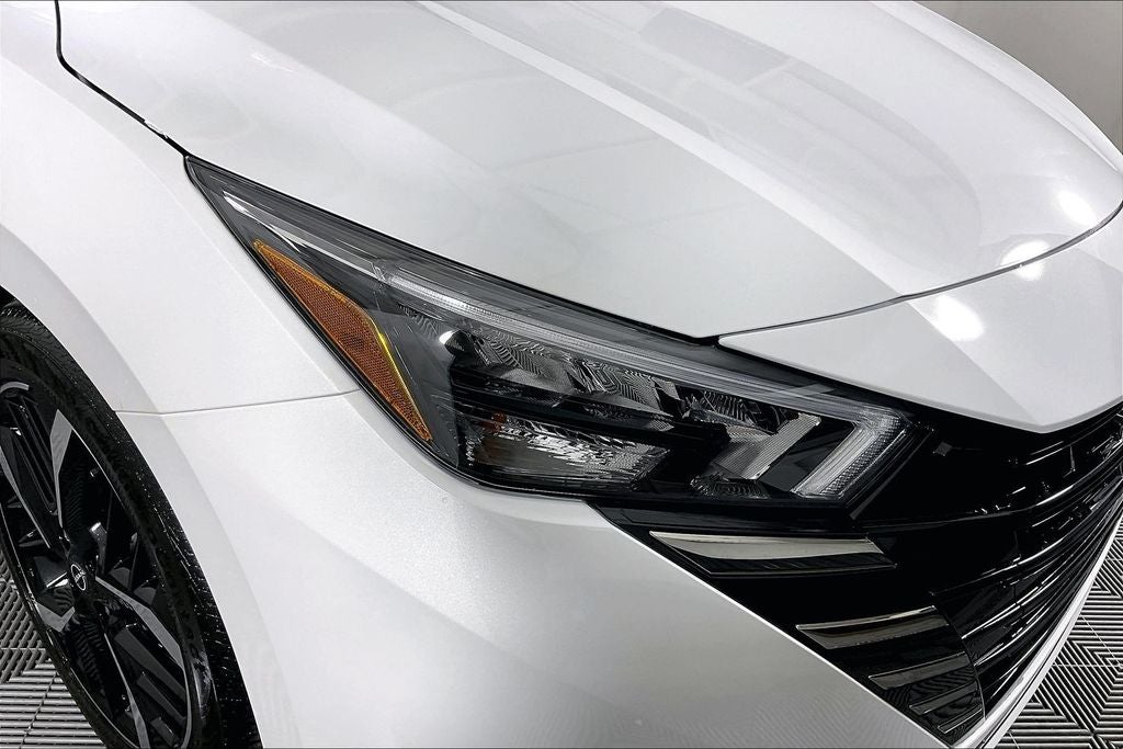 2025 Nissan Versa SR