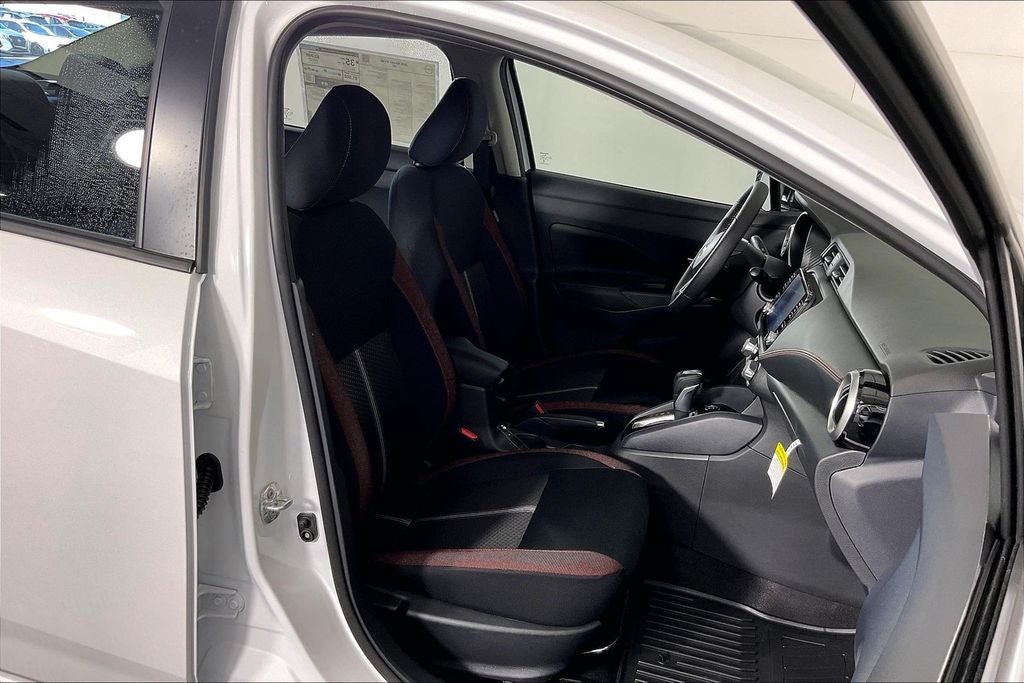 2025 Nissan Versa SR