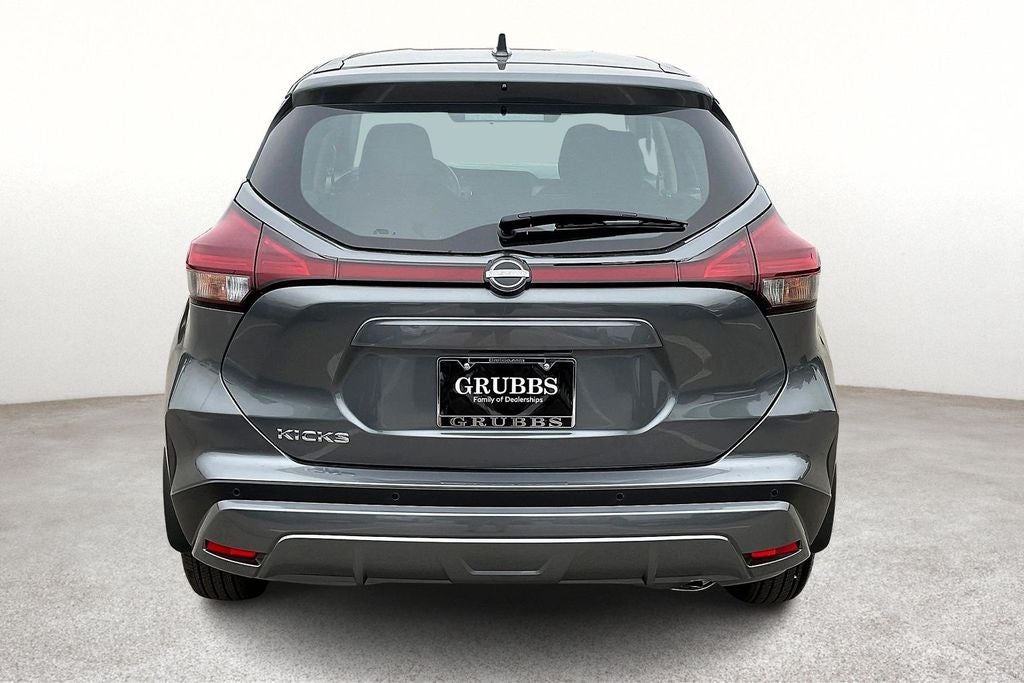 2025 Nissan Kicks Play S